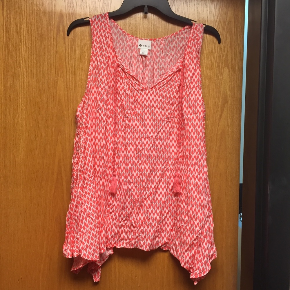 Stylus sleeveless top